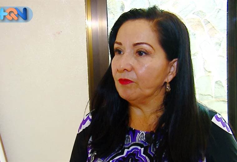 Doña Bella es de esas mujeres que le hacen a uno quitarse el sombrero, como dirían popularmente. Ella se casó con un hombre quién había enviudado dos veces y crio a sus cuatro hijos, luego tuvo 6 más de los cuales tres nacieron con discapacidad visual. La vida siempre le ha puesto pruebas y ella accedió a contarnos su historia como motivación para otras madres