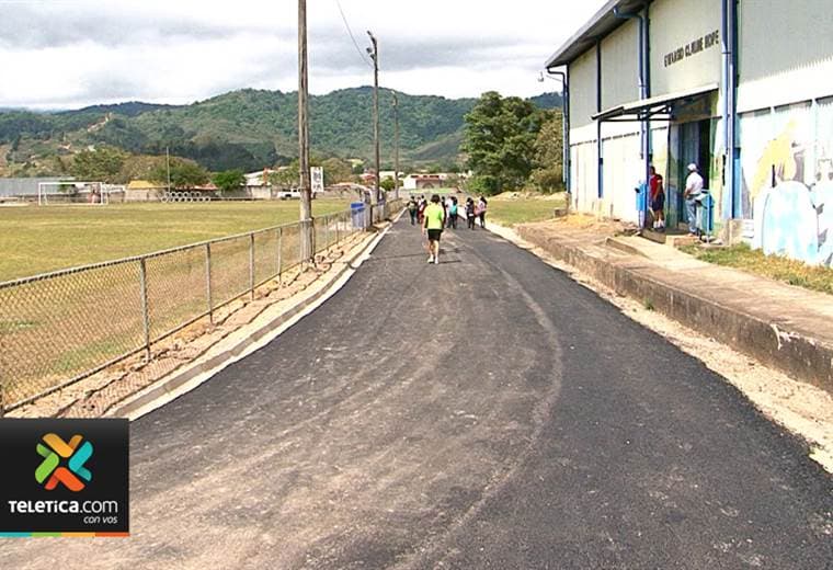 Polideportivo de Dulce Nombre tiene nueva pista de atletismo
