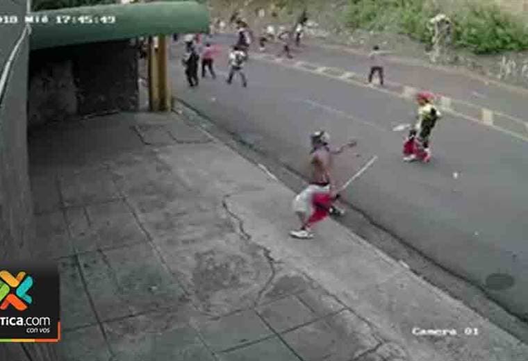 Así atacaron las turbas del gobierno a 100% noticias