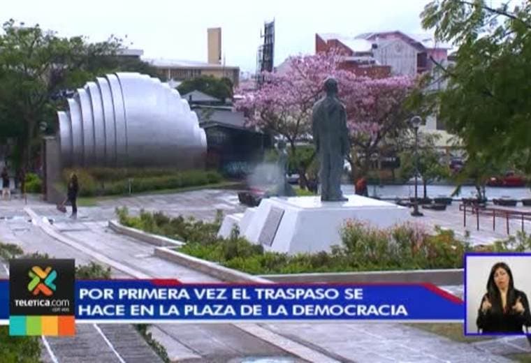 Traspaso de poderes se realizará por primera vez en la Plaza de la Democracia