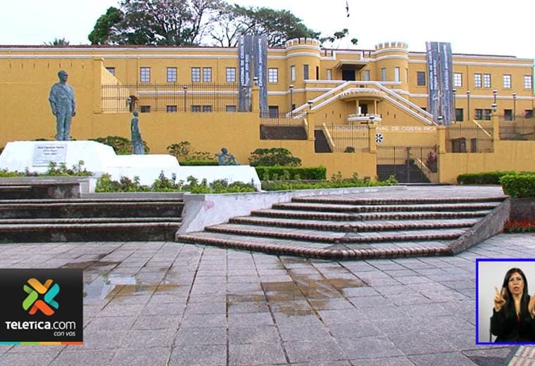 Traspaso de poderes se realizará por primera vez en la Plaza de la Democracia