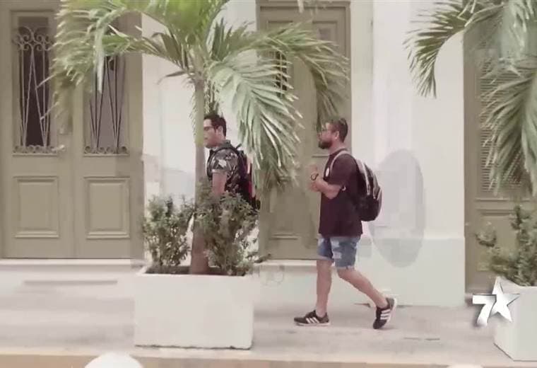 El Tripazo es el viajezote a otros países, que se pegan 2 aficionados comunes, buscando experiencias fuera lo común, y será una de las secciones de la Revista Mundialista de Teletica.     Racha y Boris estarán de 5 a 6 días en cada país… en total 32 días en el extranjero… viajarán acompañados de 2 personas más, quienes estarán a cargo de la grabación y edición de las capsulas, que se transmitirán en la Revista Mundialista, antes, durante y después de cada partido de la sele.