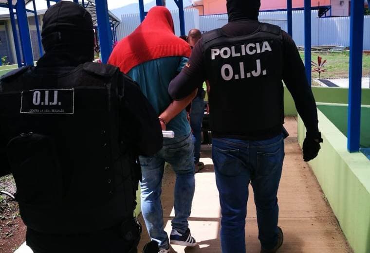 Policía de la cárcel La Reforma es detenido por difusión de pornografía infantil