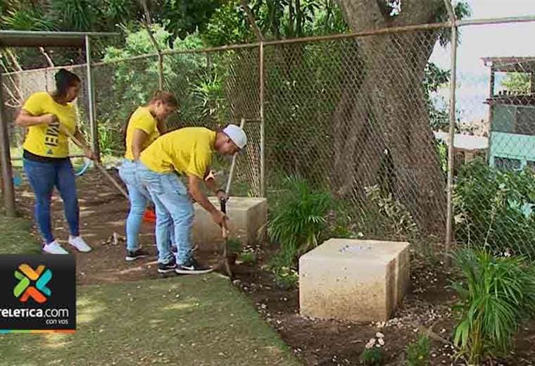Parque de la León 13 en Tibás ahora luce más bonito gracias a un grupo de jóvenes del lugar