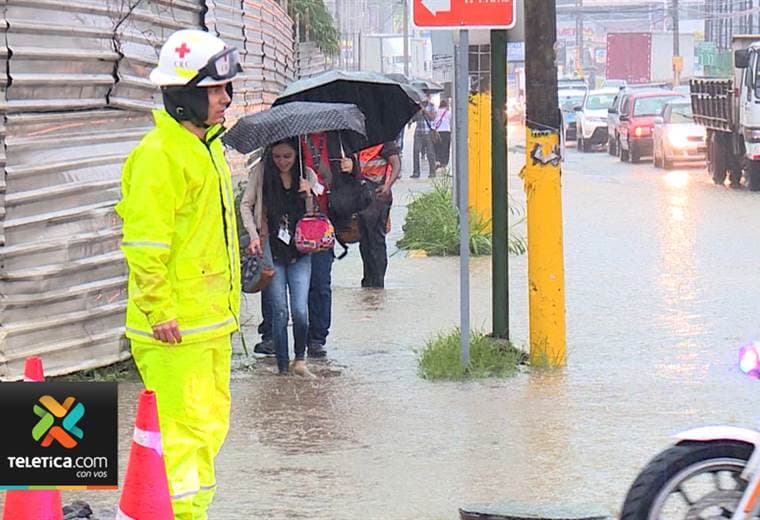 Dos ondas tropicales estarán afectando nuevamente el país esta semana
