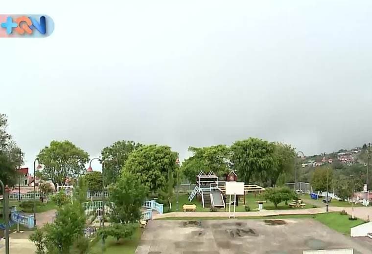 Con 40 metros de altura y a la par de la carretera principal, así encontramos la Catarata el Salto en Alvarado. Es un lugar hermoso que se accede preferiblemente en carro 4x4 pero que se ubica a menos de 15 minutos del centro de Pacayas.  Atrévase a descubrirlo, es sencillamente espectacular, lo mejor de todo es que se puede hasta ir a hacer picnic a la zona.