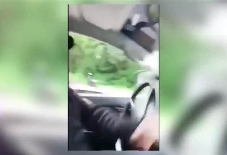 Video muestra momento cuando bomberos son alcanzados por columnas de ceniza en Guatemala