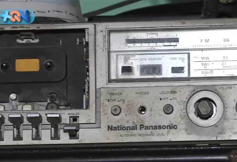 Si bien es cierto en su casa todo nos recuerda el tiempo de antaño, ella escogió no quedarse en el pasado.  Y es así como inicia la historia de doña Aida Luz, una abuelita que escogió volverse la mejor amiga de la tecnología.