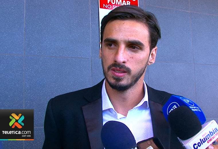 Bryan Ruíz asegura que el no es quién para decidir el futuro técnico de la Selección Nacional
