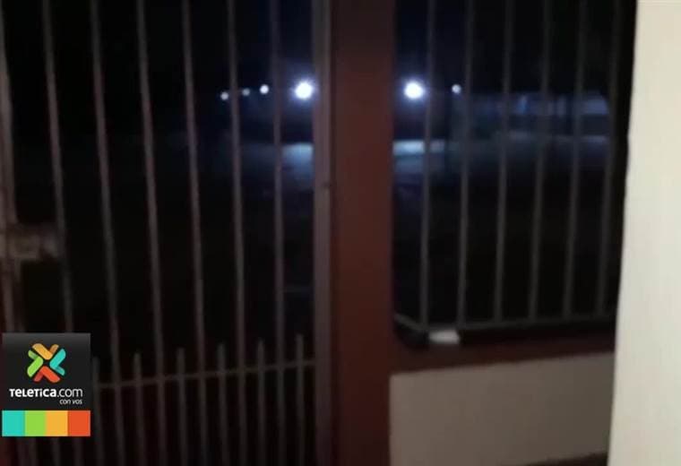 Cantón de Turrialba sin luz, con inundaciones y derrumbes en varios sectores tras intensa lluvia