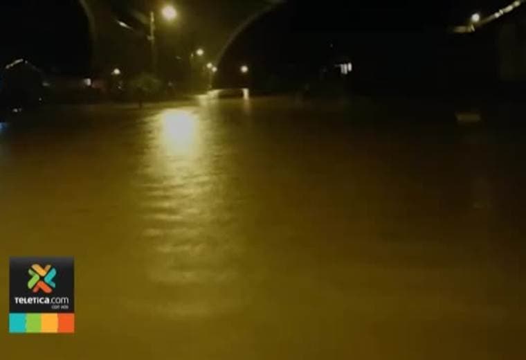 Mal clima reporta 1.500 personas albergadas y 200 centros educativos con daños