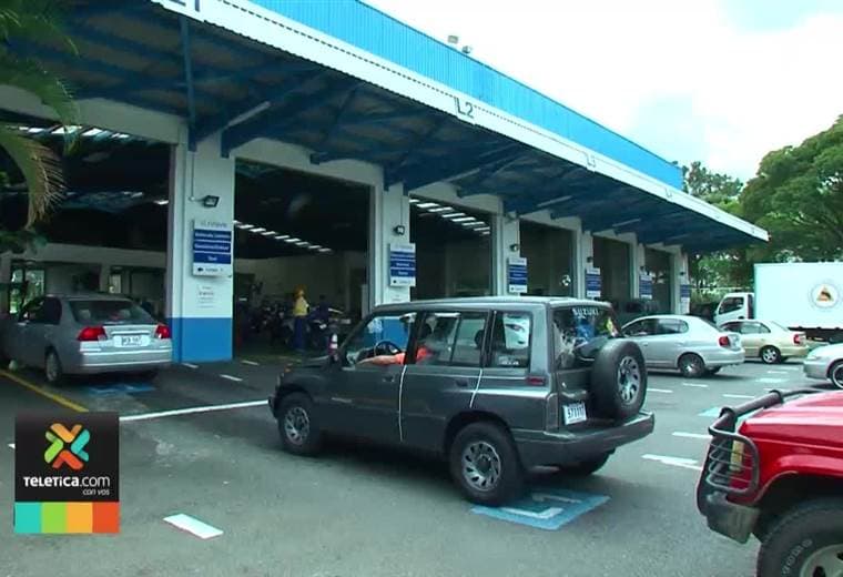 Revise bien su vehículo si va a salir de vacaciones con su familia