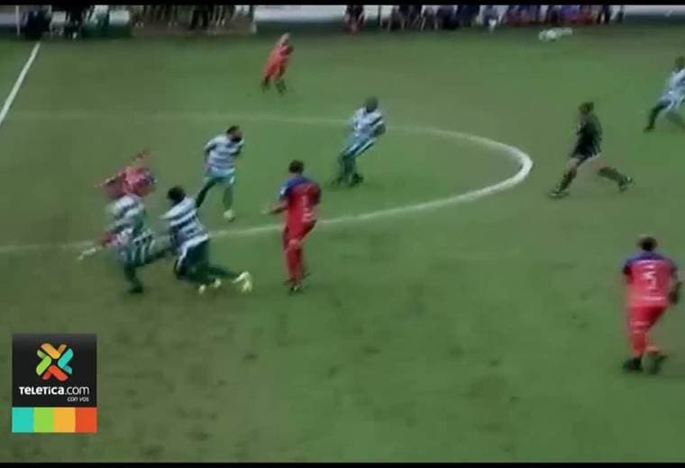 Álvaro Saborío regresó a la Primera División con un golazo ante Limón
