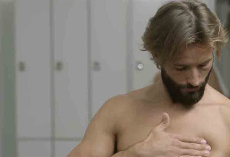 ¿Qué tan comunes son las deformidades o bultos en las mamas de los hombres?