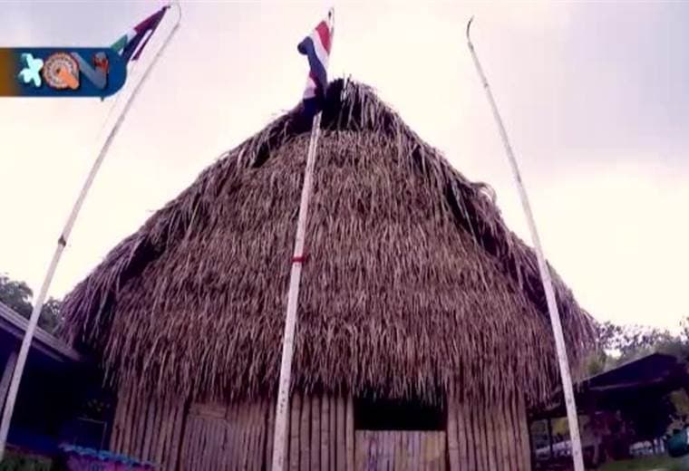 En la reserva indígena de Matambú encontramos a Chimbolo. Un indígena orgulloso de su apodo y quién de la mano de un buen trago de Chirrite, nos confesó la razón de su sobrenombre.