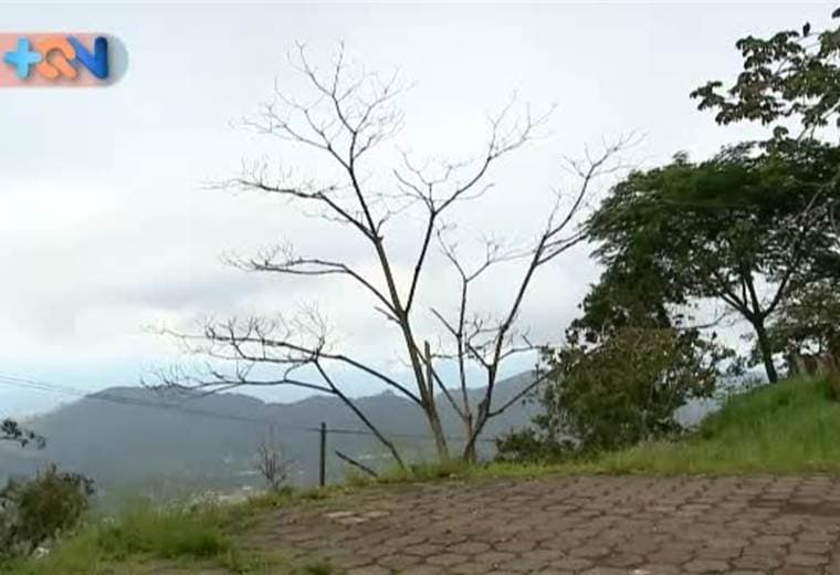 De este cerro siempre escuchamos hablar, es un punto de referencia dentro de los mejores miradores del occidente, también por su historia de que ahí había un volcán y por eso intentaron construir una iglesia.   Pero no solo eso, en el pueblito cercano los vecinos hicieron un banco. Así como lo oye, ellos mismos pusieron sus ahorros para hacer un proyecto que hoy lo enorgullece.   Esto y más usted descubrirá en la sección “Secretos de mi pueblo”