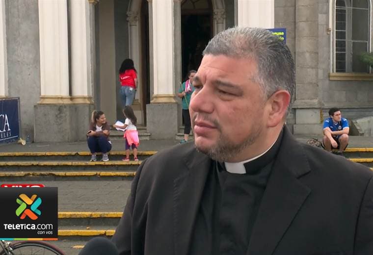 Entrevista: Francisco Arias, Sacerdote Básilica de los Ángeles