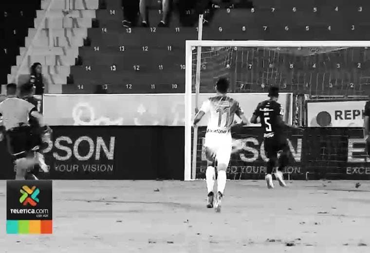 Luis Diego Arnáez salió en defensa de Patrick Pemberton ante las burlas y críticas de su afición