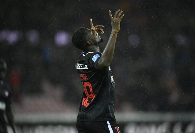 Mayron George, delantero tico del Midtjylland.