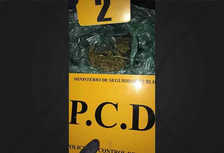 Policía captura a familia por venta de droga