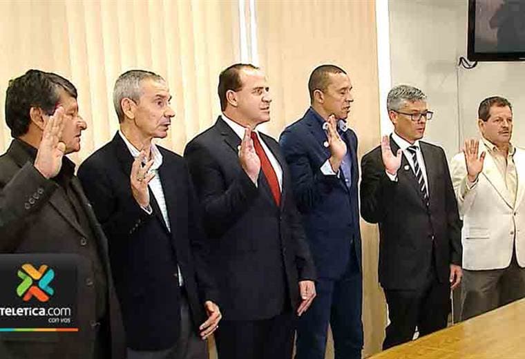 Comisión técnica de la Fedefutbol espera dar a conocer el nuevo entrenador de la Sele en octubre