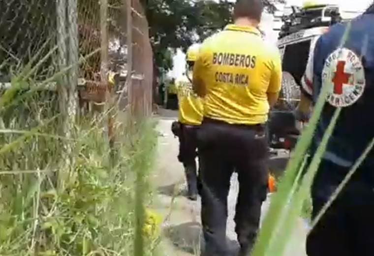 Mujer muere y hombre está grave luego de que ambos cayeran a un precipicio en Lomas del Río 