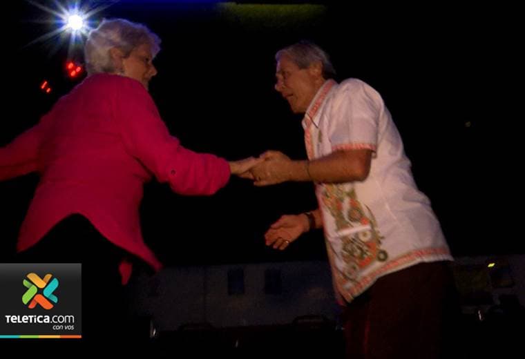 Ernesto 'Chiky' León es considerado como uno de los mejores bailarines de salón del país