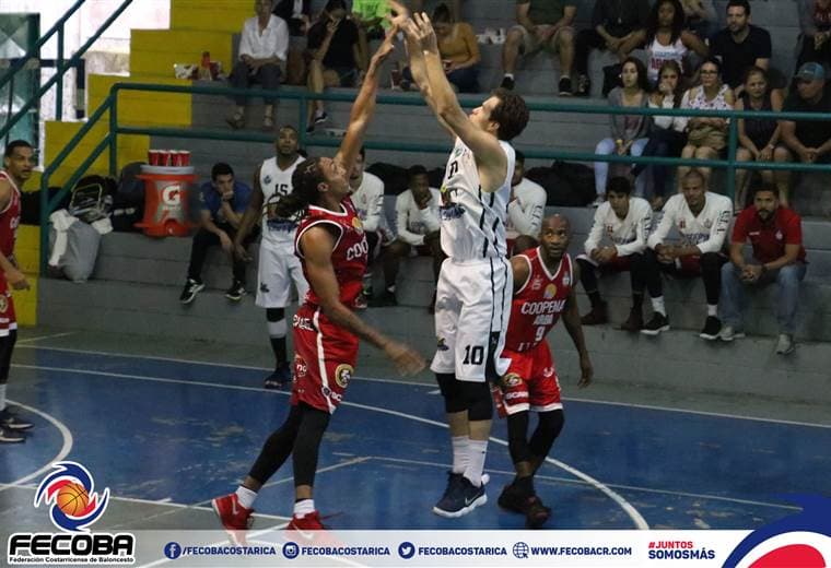 Final de baloncesto entre Escazú y ARBA San Ramón. 