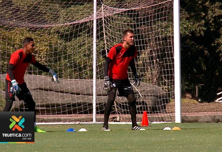 Mauricio Vargas se consolida como el portero titular de Alajuelense