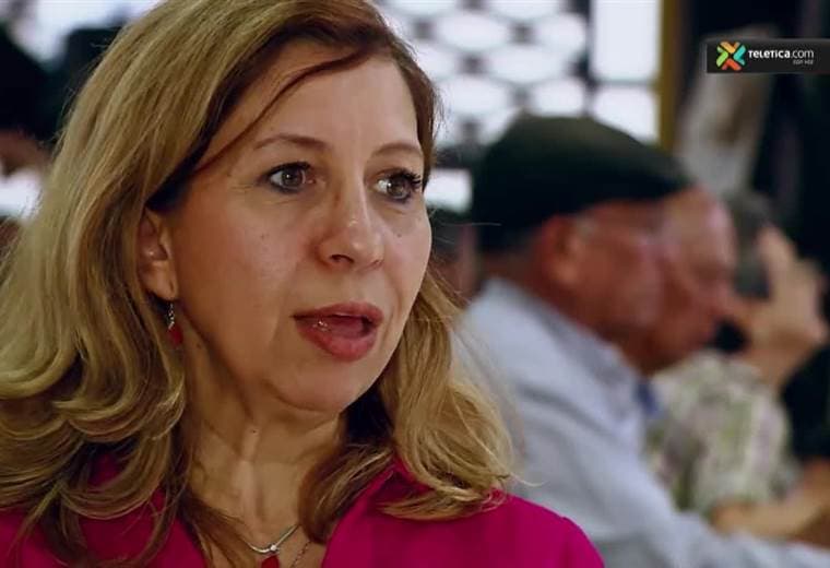 Biblioteca Nacional imparte clases gratuitas de alfabetización digital para adultos mayores