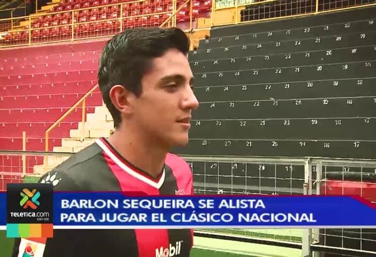 Barlon Sequiera le ganó el pulso a Róger Rojas para ser el tercer delantero en el clásico nacional