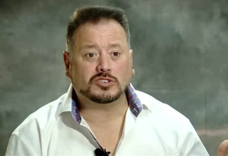 ¿Se ha preguntado por qué no ha venido al país su artista favorito?¿Quiere saber porqué las entradas valen lo que valen? ¿Sabe con qué tienen que lidiar los organizadores para que les den permiso de efectuar un concierto?  Conversamos con dos experimentados productores de conciertos para que nos contaran estos y otros secretos del medio como por ejemplo. ¿Por qué no es suficiente que un artista tenga muchos fans en el país para traerlo.