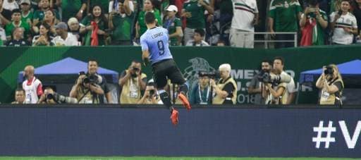 Luis Suárez celebra el gol de Uruguay sobre México.|AFP