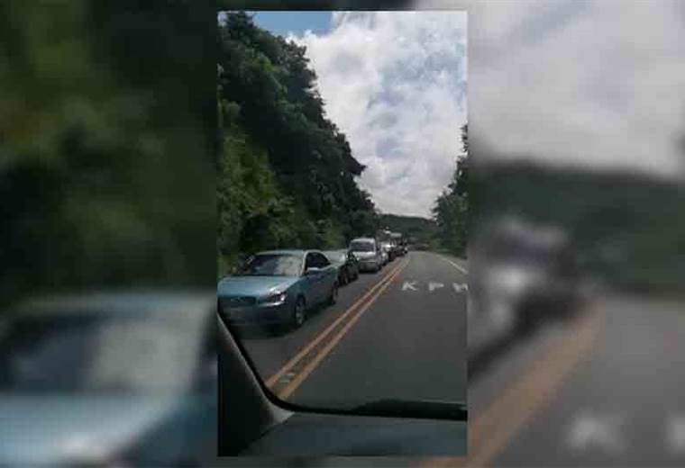 Manifestaciones y cierres afectan 16 vías del país este martes