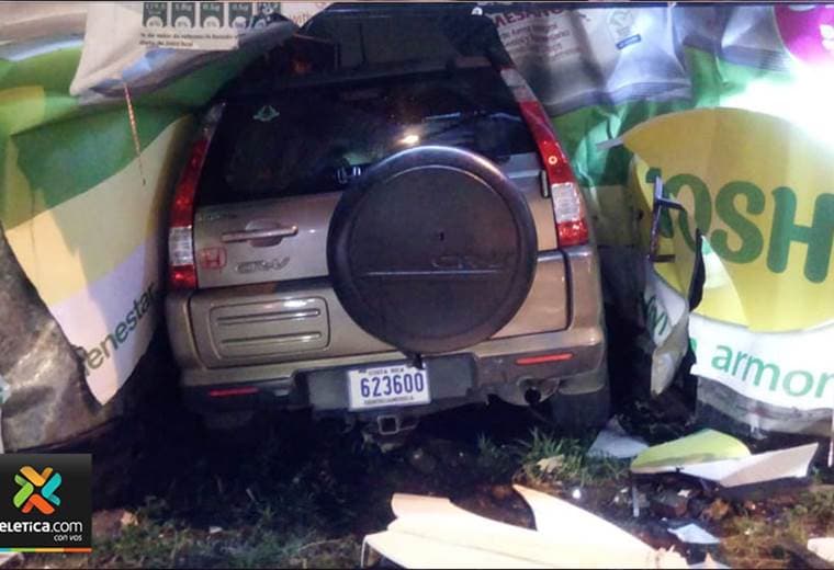 Menor de 3 años sale expulsada de vehículo tras colisión detrás de Pase Colón