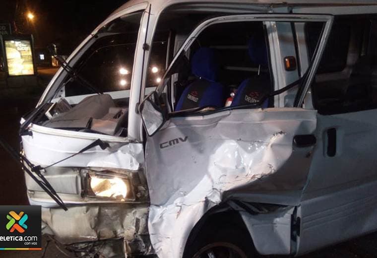 Menor de 3 años sale expulsada de vehículo tras colisión detrás de Pase Colón