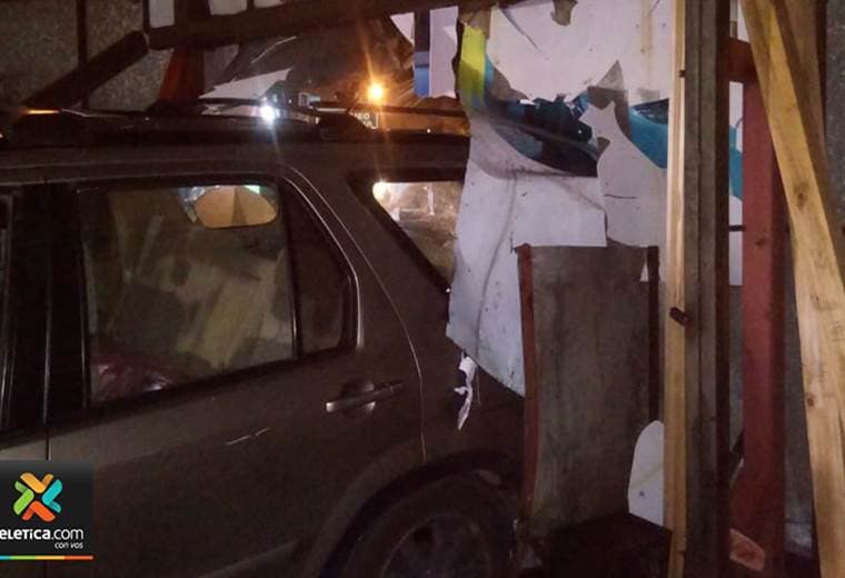 Menor de 3 años sale expulsada de vehículo tras colisión detrás de Pase Colón