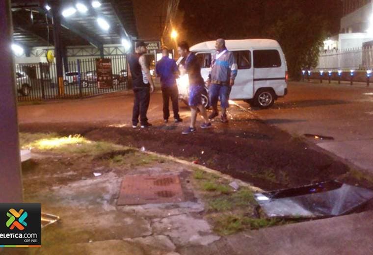 Menor de 3 años sale expulsada de vehículo tras colisión detrás de Pase Colón