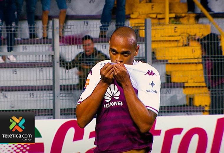 Vladimir Quesada debe de decidir entre Tassio Maia o Jairo Arrieta para el juego del fin de semana