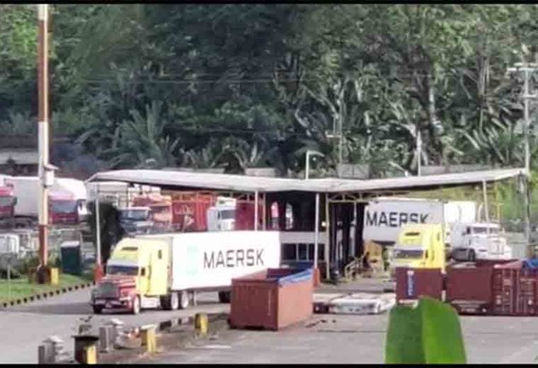 Personal administrativo de Japdeva asume atención de buques por causa de la huelga