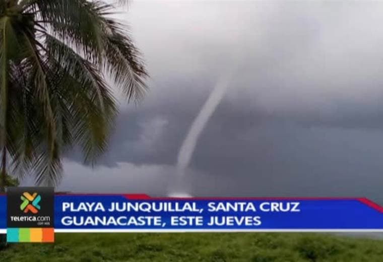 Videos captaron tromba marina en playa Junquillal, en Guanacaste