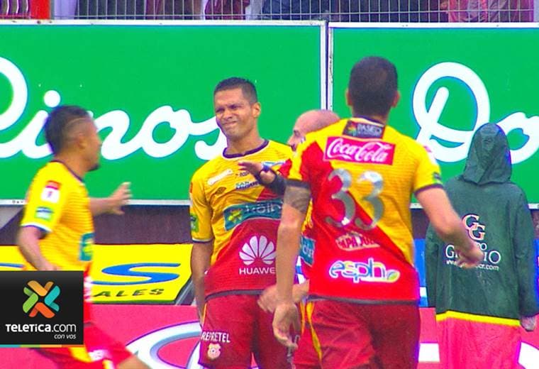 Jafet Soto le cierra las puertas del Herediano al delantero Jairo Arrieta