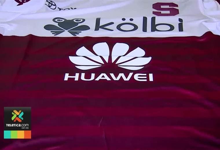 Saprissa ha tenido varios diseños de camisas en su historia