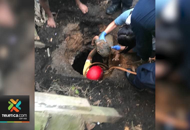 niña de 3 años fue rescatada de escusado en sanativo