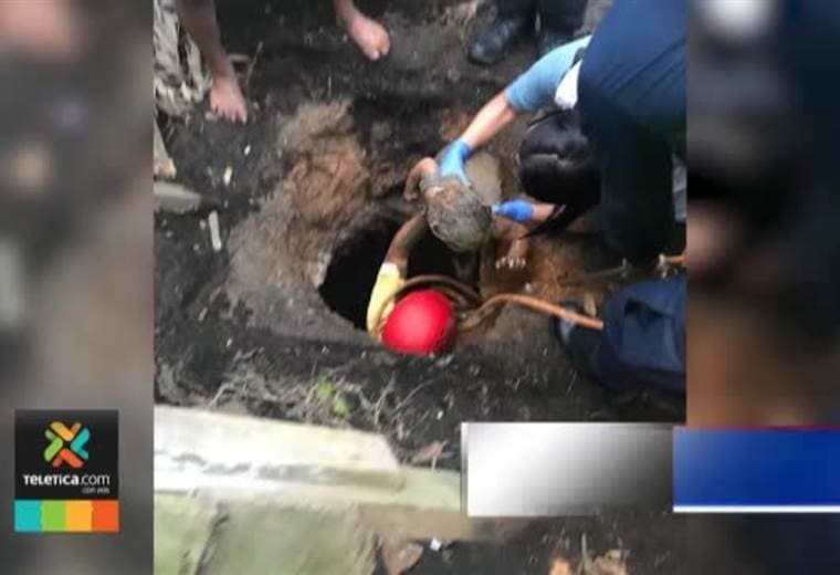 niña de 3 años fue rescatada de escusado en sanativo