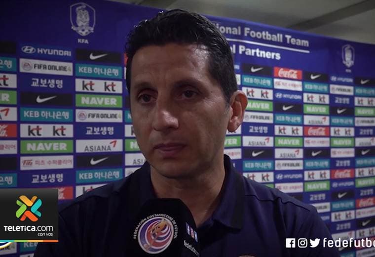 Rónald González asegura que poco tiempo de trabajo le pasó la factura a La Tricolor