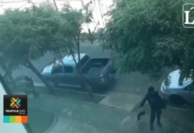 Policía de Nicaragua asedia acto de homenaje a periodistas víctimas de la represión