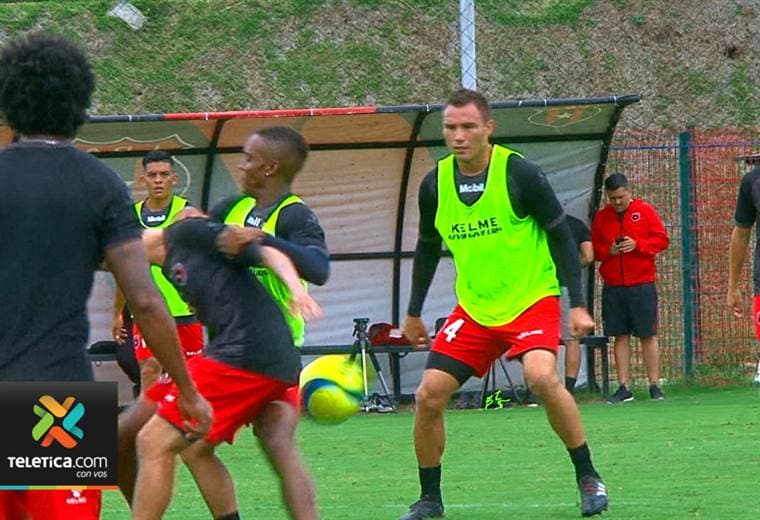 El defensa Kenner Gutierrez desconoce si la dirigencia le renovará su contrato