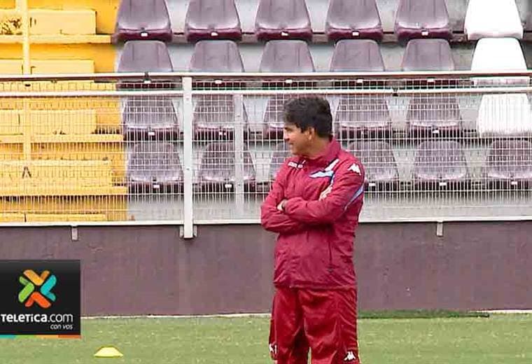 Vladimir Quesada se medirá ante el Herediano, Cartaginés y Alajuelense antes de la Concacaf