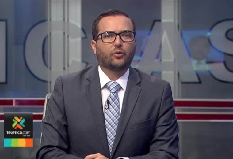 Dos hombres muertos y una mujer herida tras choque de vehículo liviano contra tráiler en San Carlos